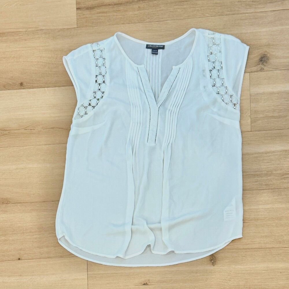 'A Pea In The Pod' White Flowy Maternity Blouse - Women's Large - Picture 7 of 8